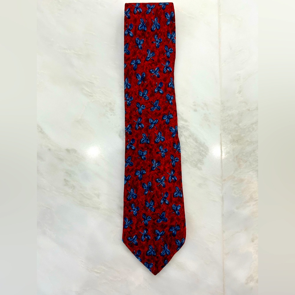 Ermenegildo Zegna tie. Red with blue pattern detailing. Statement piece!